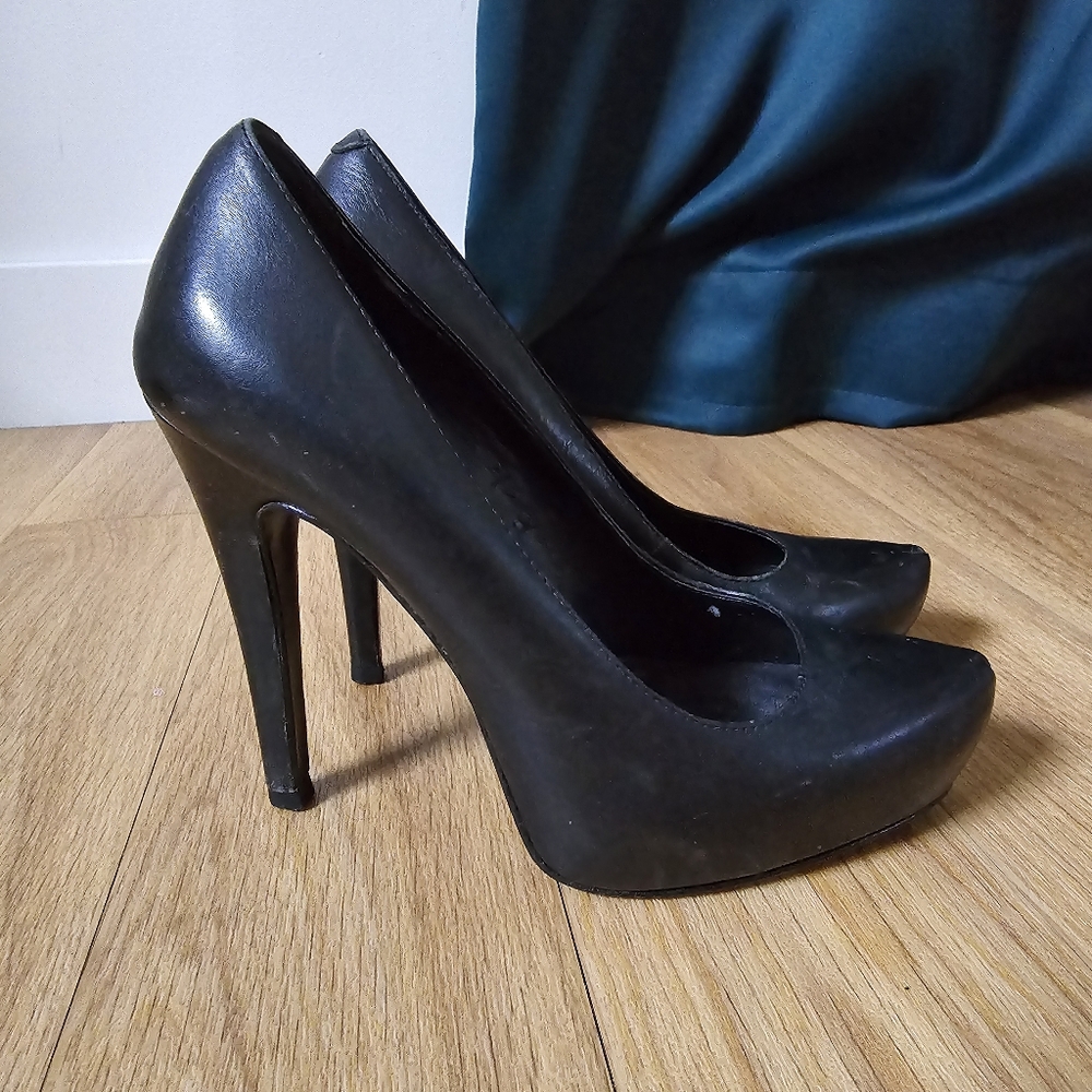Black Leather Platform Pumps